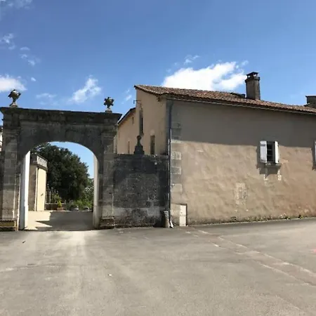 Tatil Evi Le Chai, Chateau De Charras, Family Friendly Holiday Destination Charras