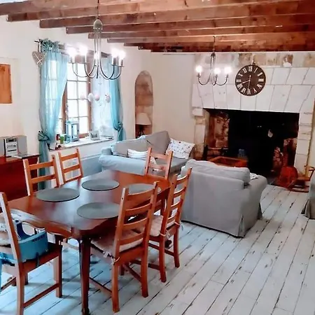 Tatil Evi Le Chai, Chateau De Charras, Family Friendly Holiday Destination *